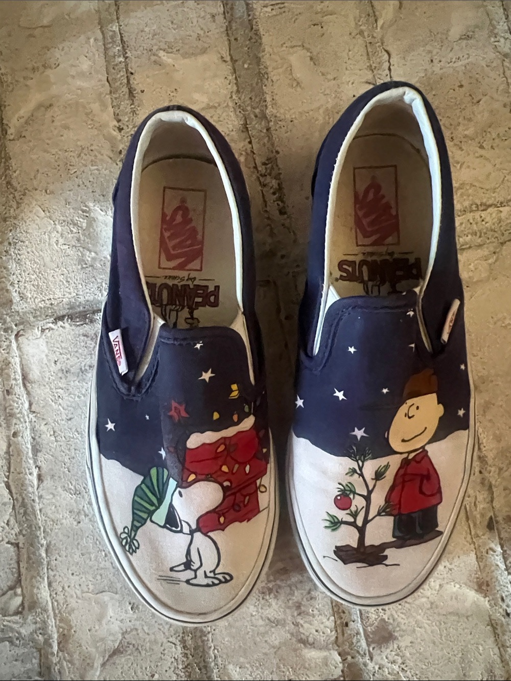 🔥Women’s Vans Slip-On Sneakers in Navy, White, Red with Peanuts Art